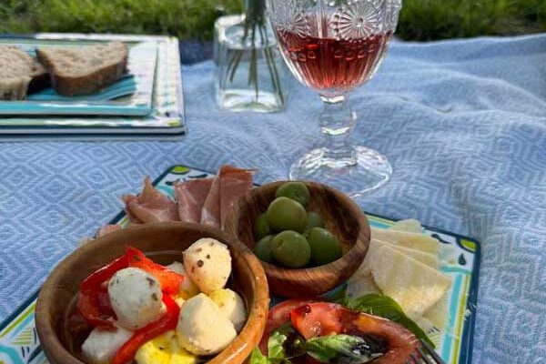 arugula_salad_with_hazelnut_brittle